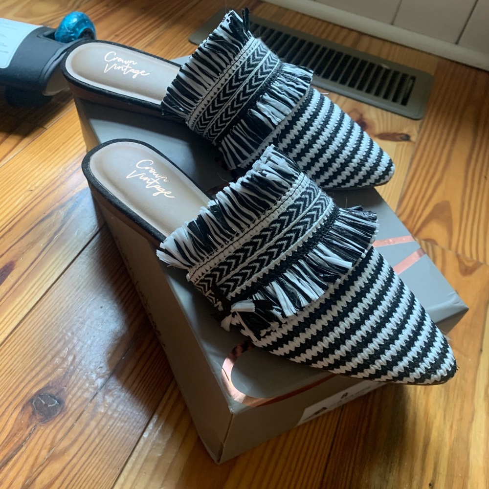 Crown Vintage Black and White Mule